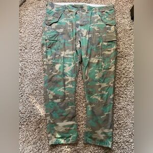 Ralph Lauren Men’s Camouflage Cargo Pants - Green & Brown